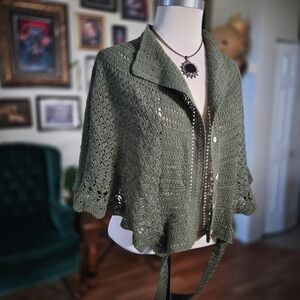 Green Capelet Crochet Shawl Boho Button Front Poncho Wrap Shrug 70s Style Woodsy
